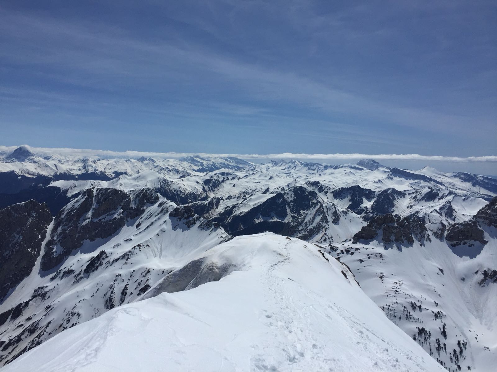 Pic d'Anie o Auñamendi (2.504mts) con esquís.
